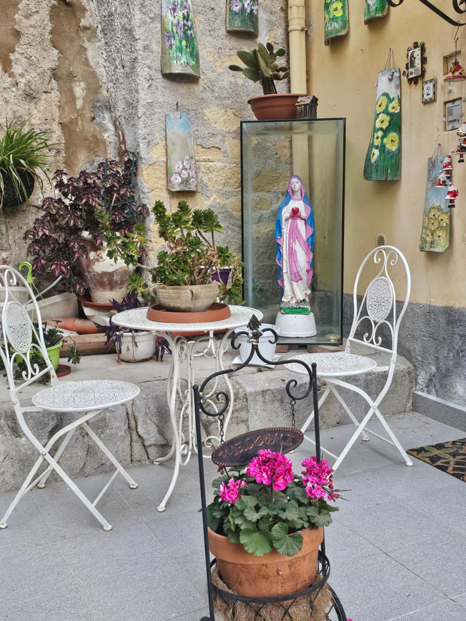 Suite And Relax Tina A 2 Passi Dal Centro E Al Foro Italico Palermo Bagian luar foto